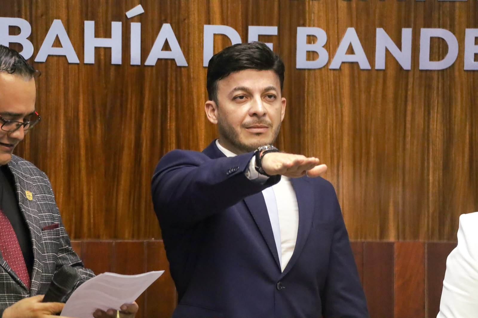 El licenciado José Israel Santillán entra en funciones como presidente municipal interino de Bahía de Banderas