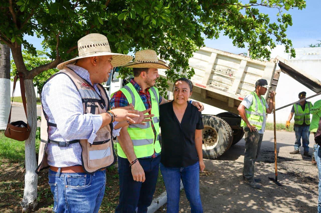 Supervisa Israel Santillán jornada de bacheo en Palma Real 